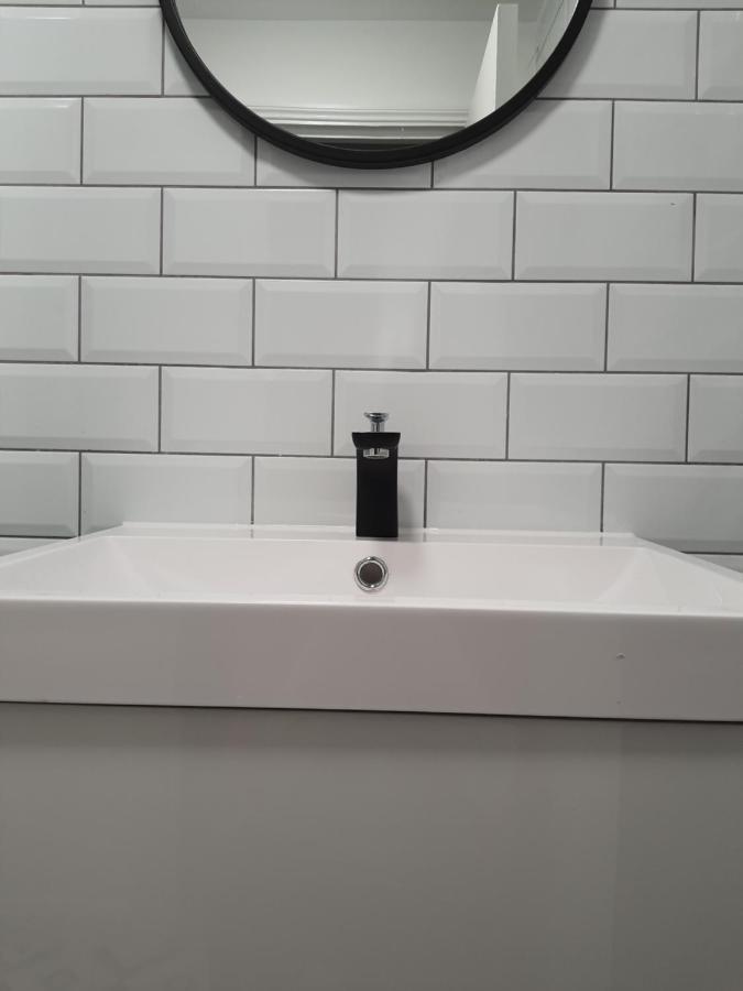 In With Shared Bathroom Pensión Londres