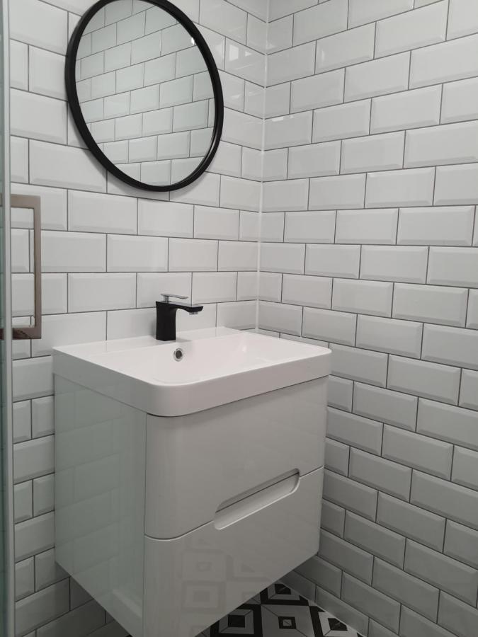 In With Shared Bathroom
