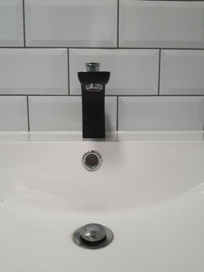 In With Shared Bathroom *