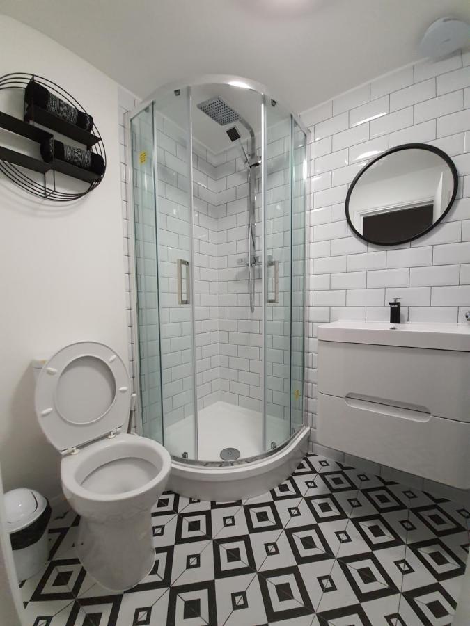 Pensión In With Shared Bathroom Londres